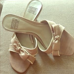 Mootsies Tootsies Satin Bow Slide Tan/cream
